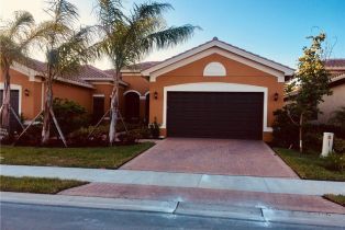 Villa Attached, 13379 Silktail Dr, Naples FL 34109