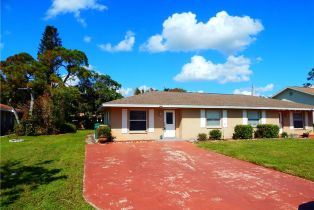 Duplex, 643 92nd Ave N, Naples FL 34108