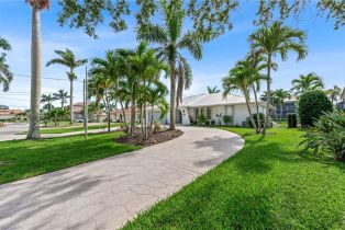 Single Family Residence, 5630 Riverside Caloosahatchee, FL 33904 