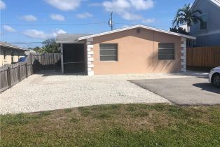 Duplex, 579 91st Ave N # A, Naples FL 34108