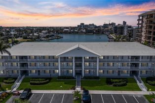 , 10682 Gulf Shore Dr # 301, Naples FL 34108