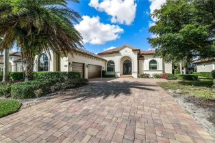 Single Family Residence, 6851 Lakewood Isle Dr, Fort Myers FL 33908
