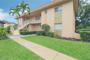 Low Rise (1-3), 729 Palm View Dr # D4, Naples FL 34110