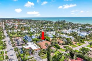 Single Family Residence, 258 9th Ave S, Naples FL 34102