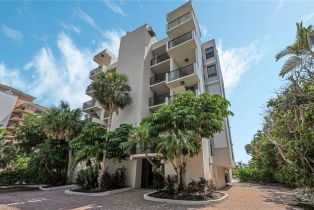 Mid Rise (4-7), 10562 Gulf Shore Dr # 202, Naples FL 34108