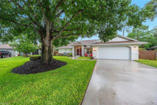 Single Family Residence, 404 Ashbury Way, Naples FL 3411034110 