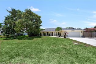 Single Family Residence, 639 Pompano Palm River Estates, FL 34110