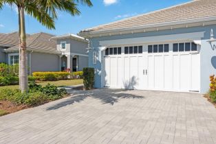 Villa Attached, 5697 Highbourne Dr, Naples FL 34113
