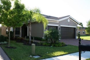 , 3296 Pacific Dr, Naples FL 34119