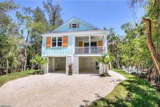 Single Family Residence, 1550 Centre St, Sanibel FL 33957