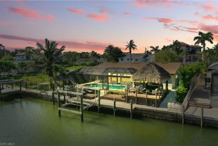 Single Family Residence, 211 6TH Little Hickory Shores, FL 34134