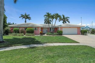 Single Family Residence, 849 Buttonwood Marco Island, FL 34145 