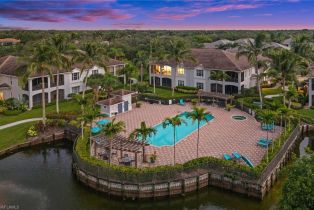, 5004 Maxwell Cir # 202, Naples FL 34105