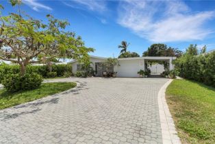 , 1282 Illinois Dr, Naples FL 34103
