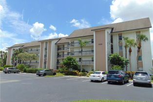 , 1520 Imperial Golf Course Blvd # 225, Naples FL 34110
