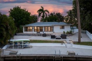 , 3461 Lakeview Dr, Naples FL 34112