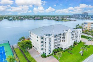, 9700 Gulf Shore Dr # 202, Naples FL 34108