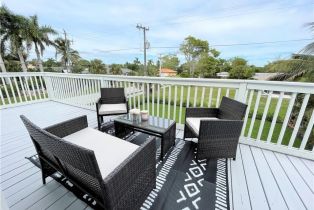 Single Family Residence, 803 104th Ave N, Naples FL 34108