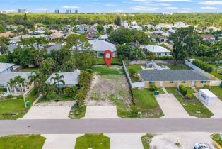 , 755 108th Ave N, Naples FL 34108