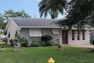 , 831 106th Ave N, Naples FL 34108