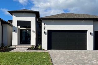 , 725 Monterey Ave, Cape Coral FL 33904