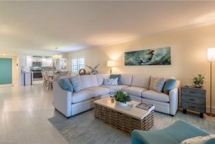 Low Rise (1-3), 1071 8th St S # 103, Naples FL 34102