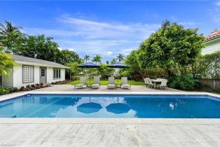 Single Family Residence, 134 16th Ave S, Naples FL 34102