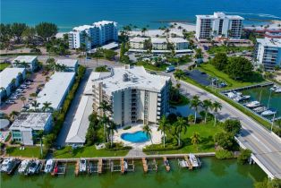 High Rise (8+), 2150 Gulf Shore Blvd N # 411, Naples FL 3410234102