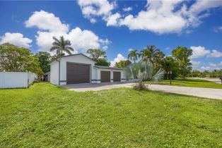 , 4656 Capri Dr, Naples FL 34103