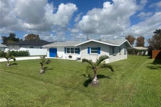 Single Family Residence, 723 Sabur Ct, Cape Coral FL 33904