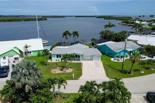 Single Family Residence, 11803 Island Matlacha, FL 33993 