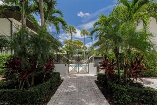 Low Rise (1-3), 480 5th St S # 102, Naples FL 34102