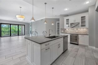 Mid Rise (4-7), 16386 Viansa Way # 201, Naples FL 34110