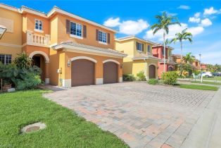Townhouse, 10191 Tin Maple Copper Oaks, FL 33928