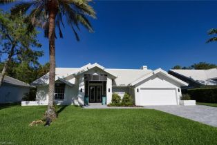 Single Family Residence, 6653 Mill Run Cir, Naples FL 34109