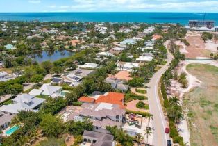 Single Family Residence, 650 S Golf Dr, Naples FL 34102