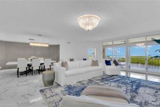 , 435 Dockside Dr # B702, Naples FL 34110