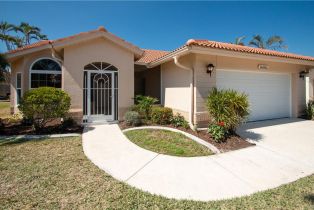 Single Family Residence, 16404 Kelly Woods Kelly Greens, FL 33908