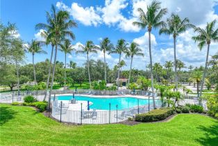 Villa Attached, 4768 San Carlo Village Walk, FL 34109 
