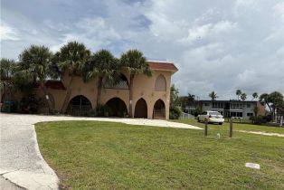 Quadruplex, 5101 Manor Ct # 3, Cape Coral FL 33904