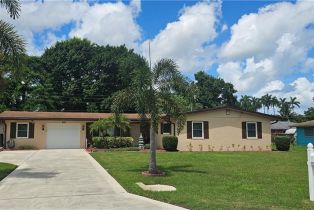 Single Family Residence, 90 Palm Tree Cypress Terrace, FL 33905