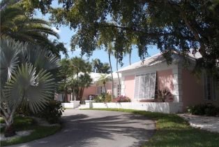 Single Family Residence, 320 Gulf Shore Blvd S, Naples FL 34102