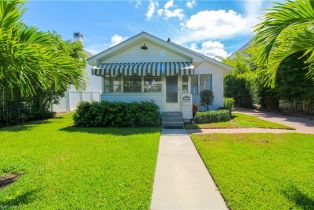 , 1325 Gordon Dr, Naples FL 34102