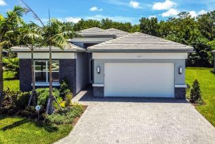 Single Family Residence, 11417 Jacaranda Dr, Naples FL 34120