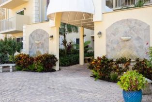 , 3000 Gulf Shore Blvd N # 207, Naples FL 34103