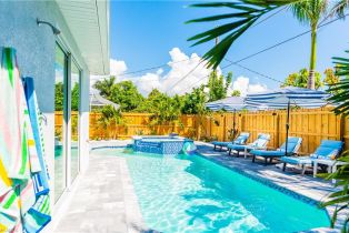 Single Family Residence, 548 101st Ave, Naples FL 34108