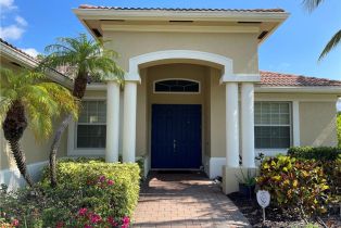 Single Family Residence, 479 Saddlebrook Ln, Naples FL 34110