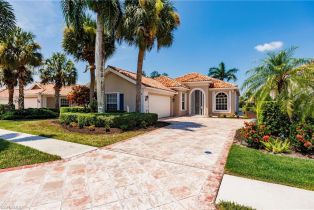 Single Family Residence, 3949 Isla Ciudad Ct, Naples FL 34109