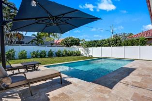 Single Family Residence, 774 99th Ave N, Naples FL 34108