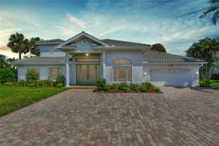 Single Family Residence, 215 Mooring Line Dr, Naples FL 34102